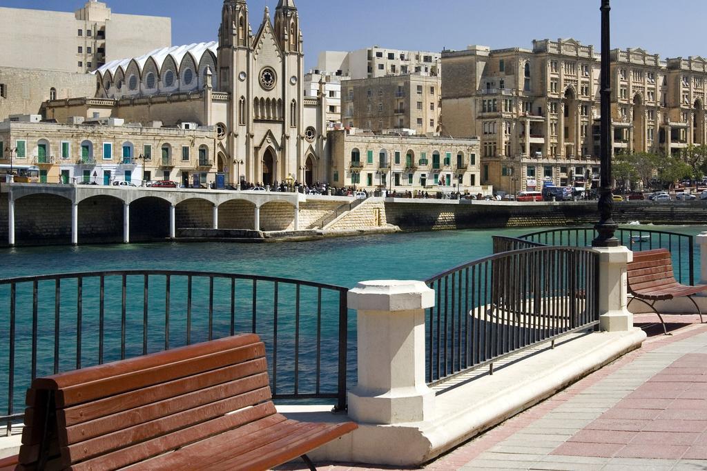 Apartment With Stunning Seaviews Sliema Dış mekan fotoğraf