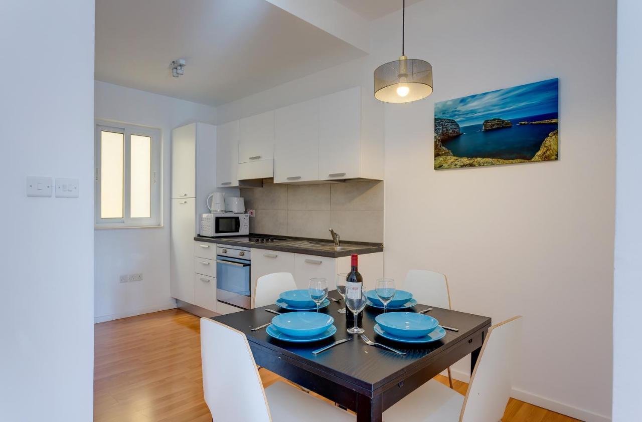 Apartment With Stunning Seaviews Sliema Dış mekan fotoğraf