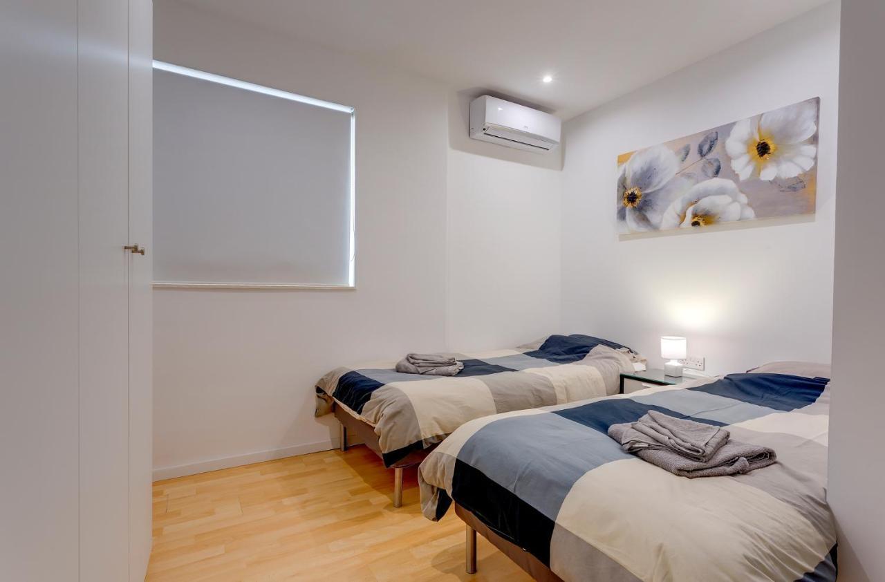 Apartment With Stunning Seaviews Sliema Dış mekan fotoğraf