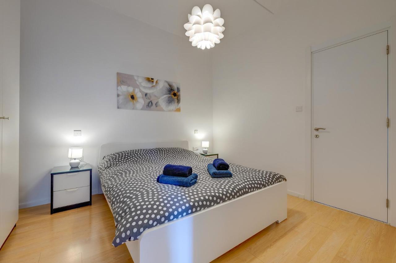 Apartment With Stunning Seaviews Sliema Dış mekan fotoğraf